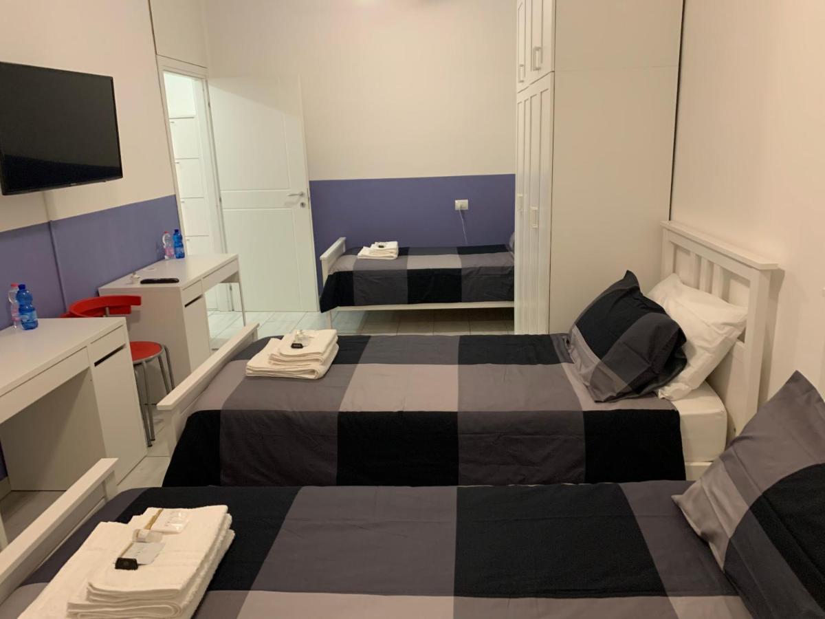 Metro Famagosta - Luminoso Appartamento Con Balcone Free Wifi & Parking Milano Eksteriør billede